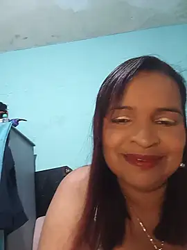 Snapshot of _violetta_- chatting on July 2026 10:34:02 PM violetta - online show from July 2026 10:34:02 PM