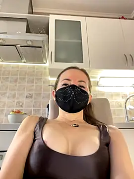 MilfeaN online show from November 2025 08:14:01 AM