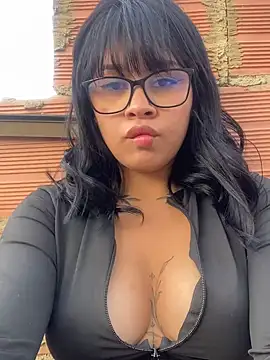 honeyy mia online show from February 2025 09:39:01 PM