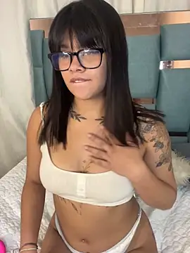 honeyy mia online show from October 2025 05:29:01 AM