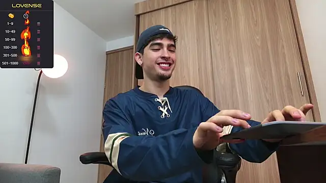 zenn rush1 online show from December 2024 12:09:02 PM