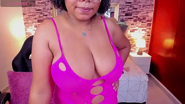 Snapshot of italy___boobs chatting on May 2026 02:35:01 PM italy boobs online show from May 2026 02:35:01 PM