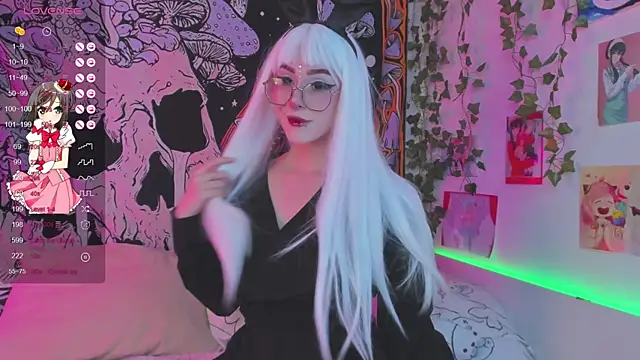 kissthasky online show from October 2025 07:22:02 PM