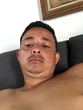 isacalejandroo online show from January 2025 07:53:02 PM