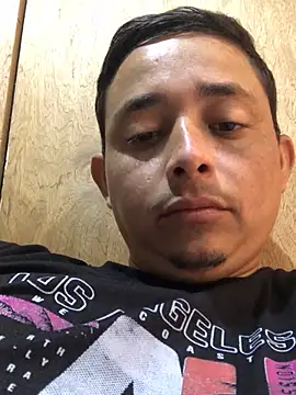 isacalejandroo online show from January 2025 04:35:01 PM