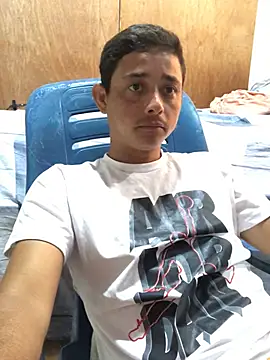 isacalejandroo online show from February 2025 07:57:02 PM