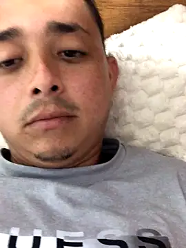 isacalejandroo online show from September 2025 11:19:01 PM