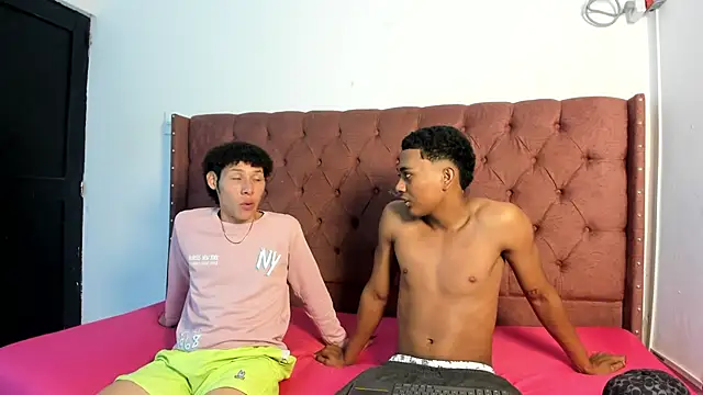 Snapshot of boys_yourparty chatting on December 2025 12:01:02 PM boys yourparty online show from December 2025 12:01:02 PM