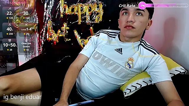 Snapshot of benji_hoter chatting on June 2026 06:07:01 PM benji hoter online show from June 2026 06:07:01 PM