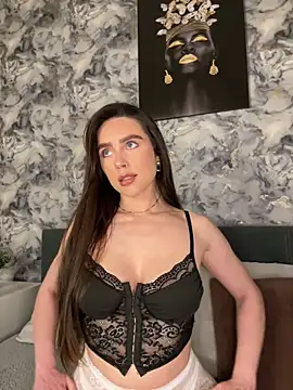 EmmaRosalie online show from March 2025 08:00:02 PM