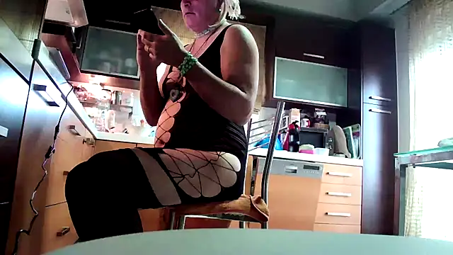 Kalia Cross online show from January 2026 08:07:01 AM