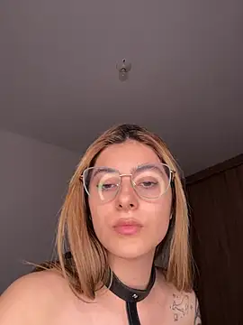 annieesweett online show from February 2026 12:09:02 AM