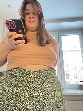 Snapshot of SuzieMurray chatting on February 2026 08:13:02 AM SuzieMurray online show from February 2026 08:13:02 AM