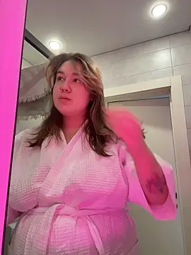 Snapshot of SuzieMurray chatting on February 2026 08:07:01 AM SuzieMurray online show from February 2026 08:07:01 AM