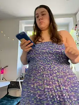 Snapshot of SuzieMurray chatting on June 2026 08:18:01 AM SuzieMurray online show from June 2026 08:18:01 AM