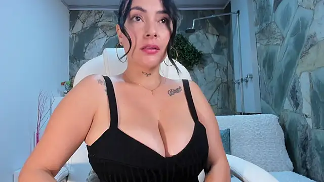 Snapshot of anniemayerx_ chatting on January 2025 03:37:02 PM anniemayerx online show from January 2025 03:37:02 PM