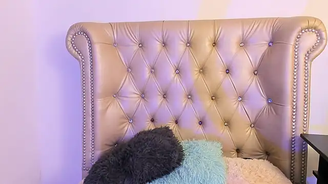 AlexaFoxy18 online show from February 2025 08:06:01 AM