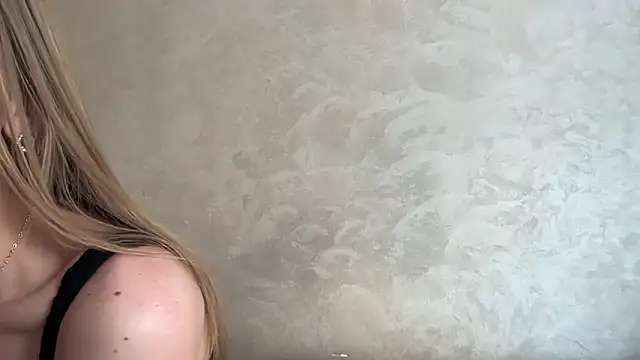 Snapshot of CaitlinaJayne23 chatting on May 2026 12:37:02 PM CaitlinaJayne23 online show from May 2026 12:37:02 PM