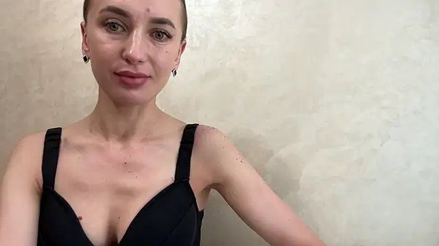 Snapshot of CaitlinaJayne23 chatting on May 2026 03:12:01 AM CaitlinaJayne23 online show from May 2026 03:12:01 AM