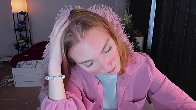 ReddHotPipper online show from December 2025 03:33:02 AM