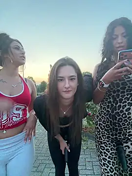 AlyssaHottv  online show from June 2026 08:11:02 PM