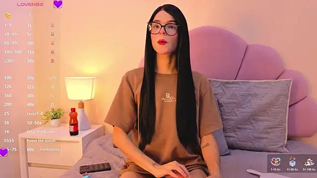 Realbadbxtch online show from November 2025 04:18:01 PM