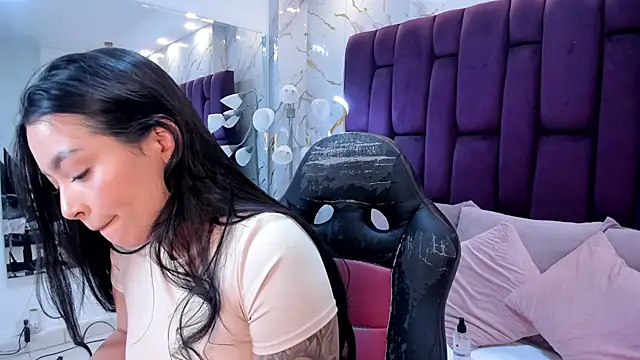 Snapshot of emma_carterr1 chatting on June 2026 08:20:02 PM emma carterr1 online show from June 2026 08:20:02 PM