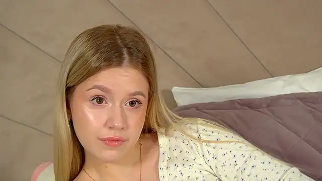 MilanaBalmain online show from March 2026 04:34:02 AM