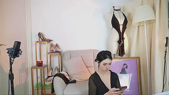 siji kiki online show from December 2024 01:07:02 PM