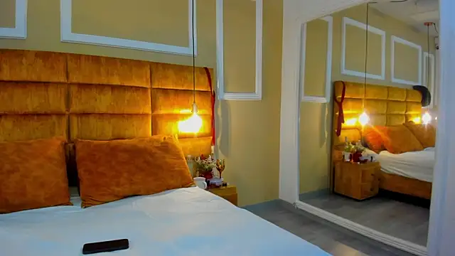 Snapshot of adarussell chatting on December 2025 02:11:01 PM adarussell online show from December 2025 02:11:01 PM