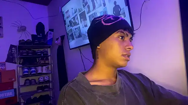  Billowy  online show from December 2025 06:00:01 AM