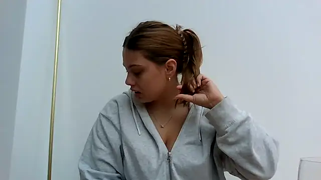 Snapshot of Krystal_Tx chatting on October 2025 08:57:02 AM Krystal Tx online show from October 2025 08:57:02 AM