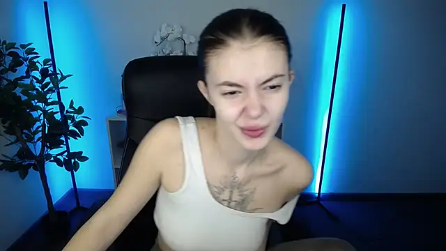 Snapshot of Ritaneer chatting on November 2025 09:01:02 AM Ritaneer online show from November 2025 09:01:02 AM