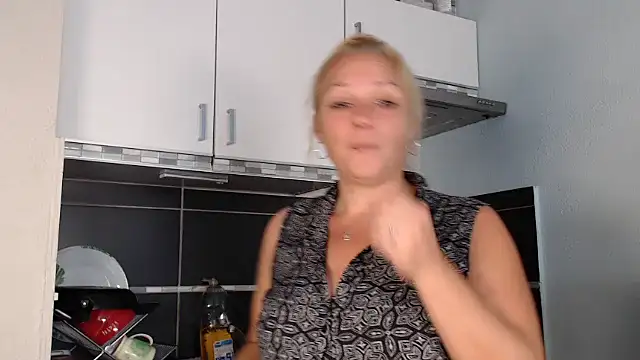 Doucelouve9 online show from September 2025 10:40:02 AM