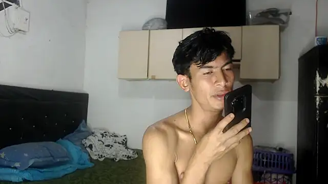 Snapshot of badssboys_always chatting on February 2025 09:13:02 PM badssboys always online show from February 2025 09:13:02 PM