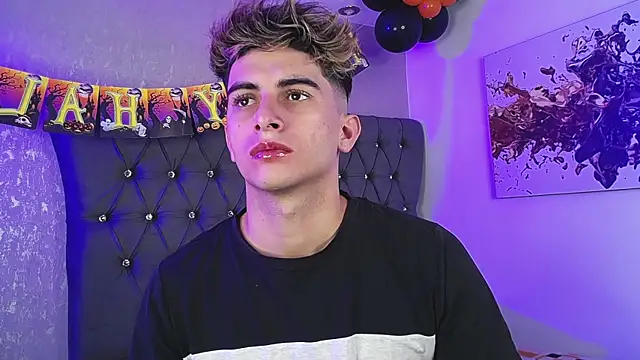 Snapshot of MrWilliseo chatting on October 2025 07:58:02 PM MrWilliseo online show from October 2025 07:58:02 PM