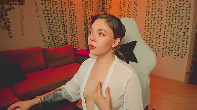 whoa-hoa-hoa-hoa-hoa online show from April 2026 06:13:02 PM