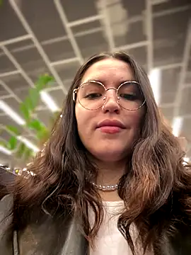 meow girl online show from November 2025 08:06:02 AM