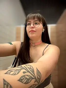 Snapshot of meow_girl chatting on July 2026 01:58:01 PM meow girl online show from July 2026 01:58:01 PM