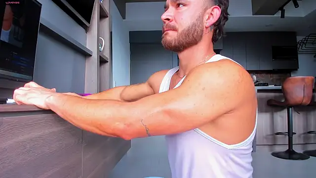 Maximo Marcelo online show from November 2025 12:04:01 PM