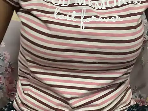 Snapshot of _FluffyHxney_ chatting on December 2024 07:39:02 AM FluffyHxney online show from December 2024 07:39:02 AM