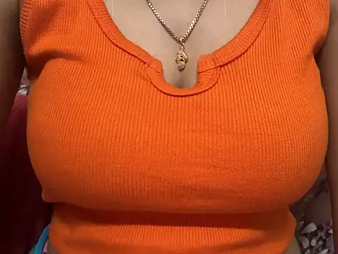 Snapshot of _FluffyHxney_ chatting on December 2024 09:20:02 PM FluffyHxney online show from December 2024 09:20:02 PM