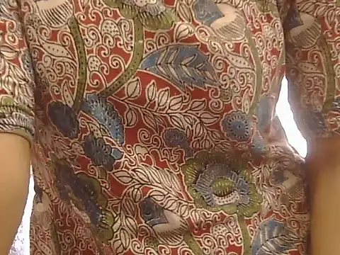 Snapshot of _FluffyHxney_ chatting on October 2025 06:12:01 AM FluffyHxney online show from October 2025 06:12:01 AM