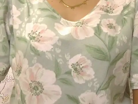 Snapshot of _FluffyHxney_ chatting on October 2025 04:05:02 PM FluffyHxney online show from October 2025 04:05:02 PM