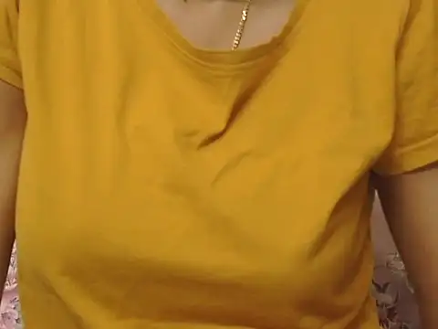 Snapshot of _FluffyHxney_ chatting on October 2025 06:20:02 PM FluffyHxney online show from October 2025 06:20:02 PM