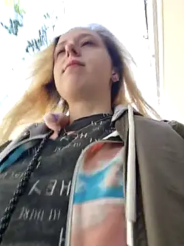 Public Katrisha online show from November 2025 01:22:01 PM