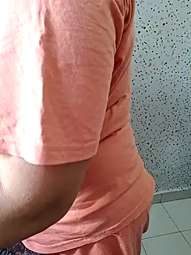 milf-kaira online show from March 2025 11:41:01 AM