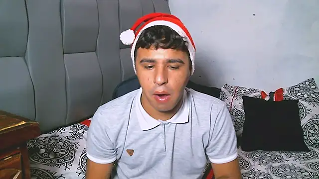 Snapshot of beautiful_james chatting on December 2024 11:14:02 PM beautiful james online show from December 2024 11:14:02 PM