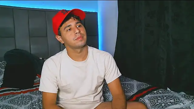 Snapshot of beautiful_james chatting on December 2024 11:53:02 PM beautiful james online show from December 2024 11:53:02 PM