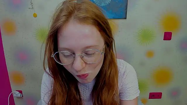 Fire Luna online show from September 2025 05:07:01 AM